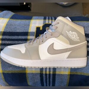 Jordan College Grey Mid 9.5